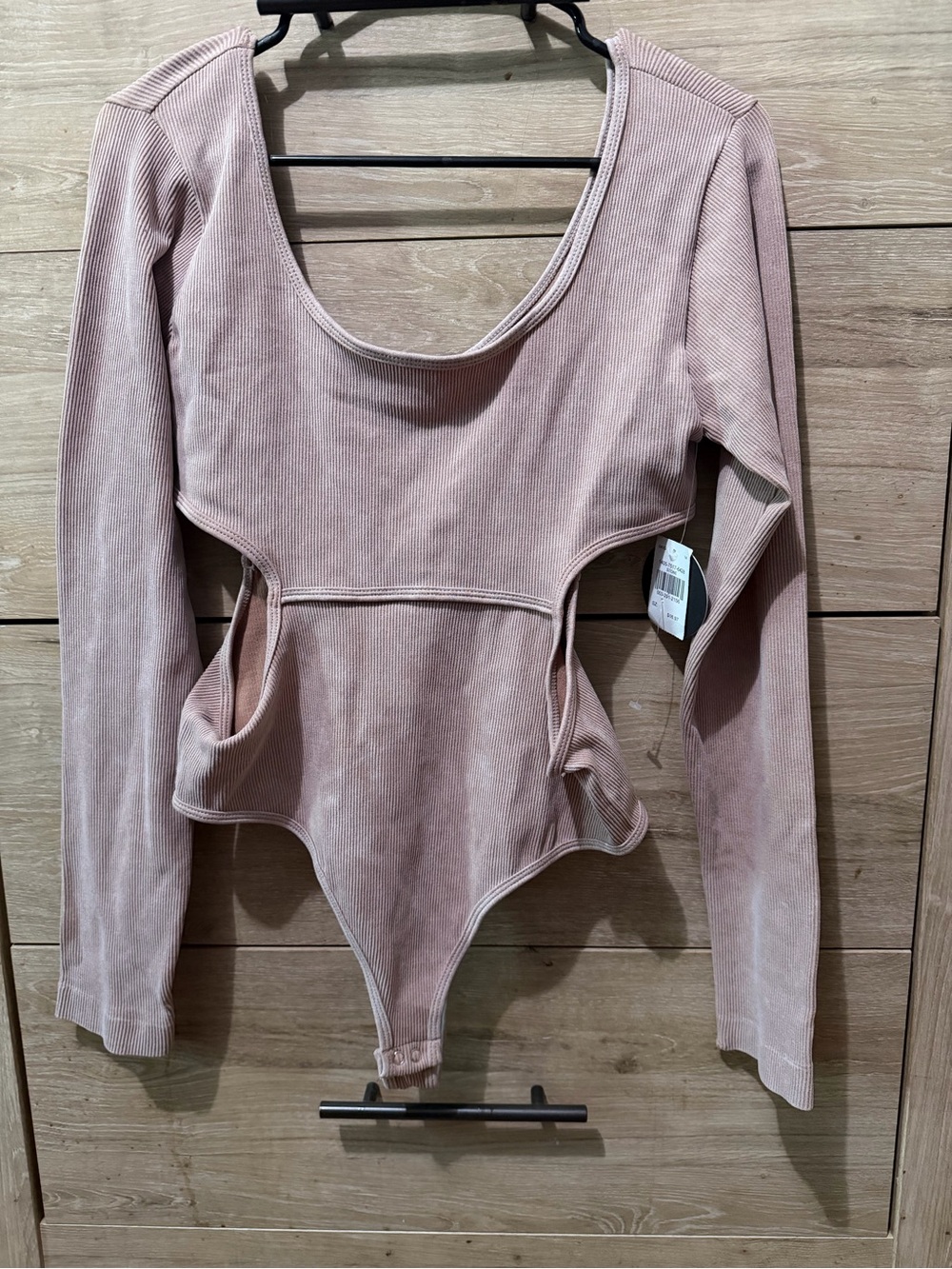 Ribbed Long Sleeve Scoop-Neck Bodysuit in Dusty Mauve